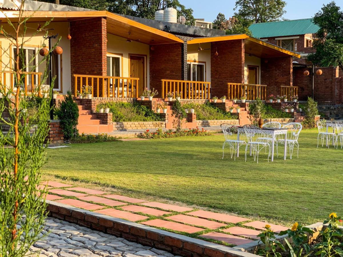 The River S Edge Farm Hotel Dehradun Exterior foto